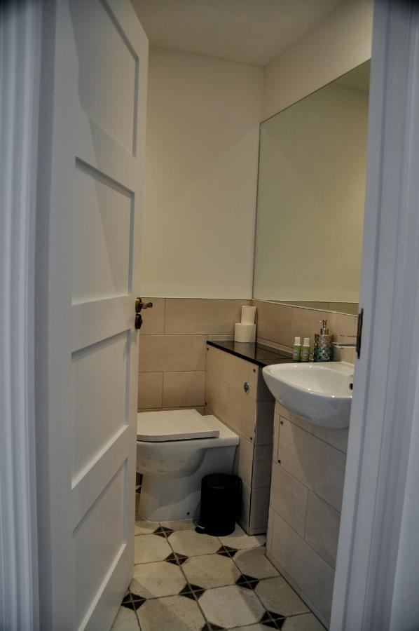 Upstairs At 33 - Self Check In Boutique Accommodation In Worcester Centre 外观 照片