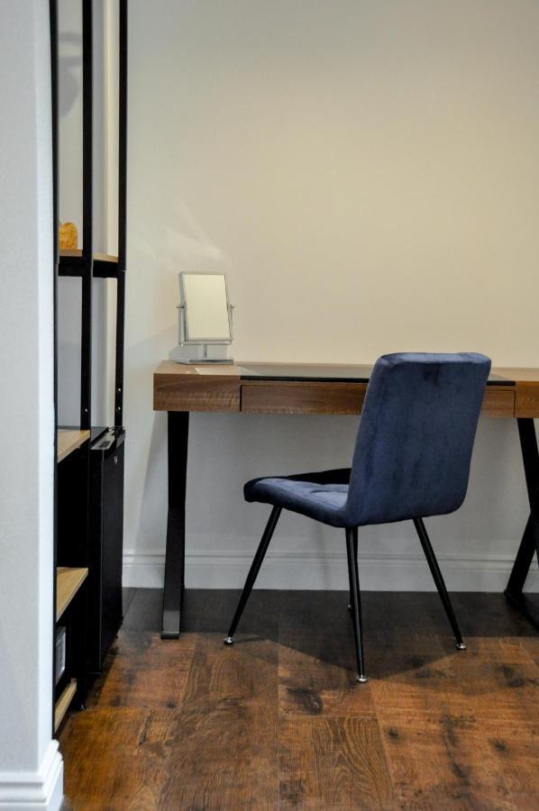 Upstairs At 33 - Self Check In Boutique Accommodation In Worcester Centre 外观 照片